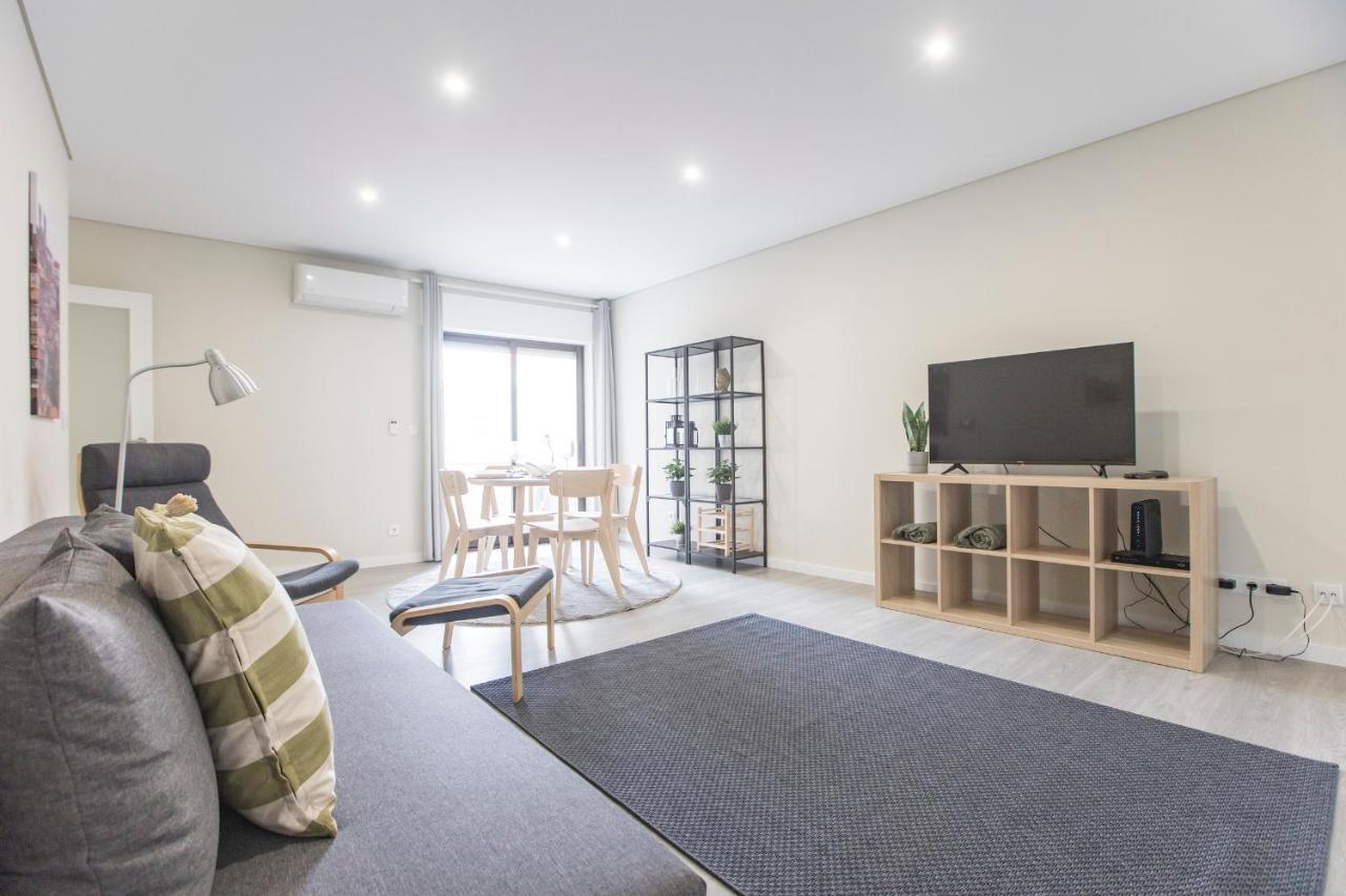 2br Flat W/ Ac & Great Views By Lovelystay Apartament